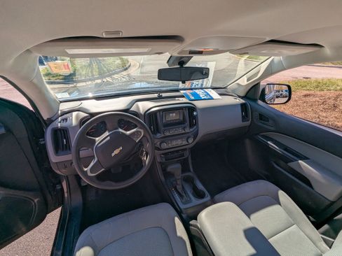 Used 2017 Chevrolet Colorado W/T w/ WT Convenience Package image 12