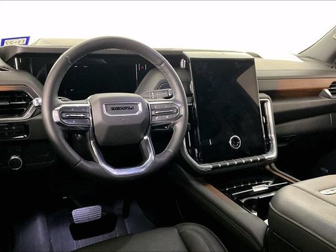 Used 2025 GMC Yukon XL Denali AWD/4WD image 4
