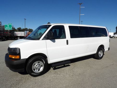 Used 2023 Chevrolet Express 3500 LS image 3