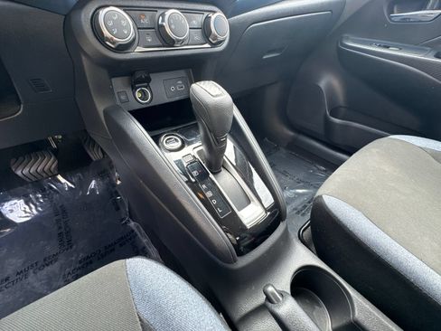 Used 2025 Nissan Versa SV FWD image 29