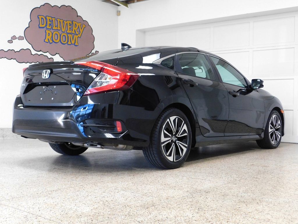 Used 2017 Honda Civic EX-T image 4