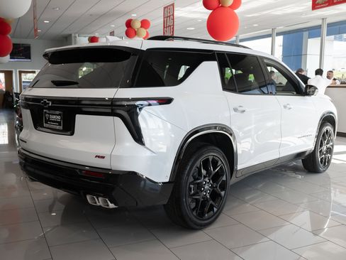 New 2026 Chevrolet Traverse RS image 2