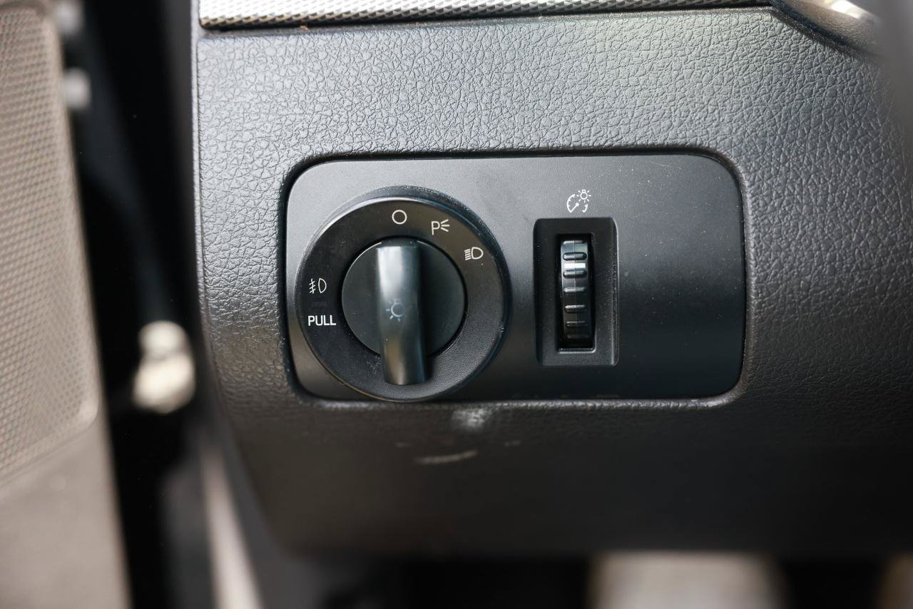 Used 2009 Ford Mustang Convertible RWD image 44