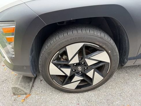 Used 2024 Hyundai Kona Limited AWD/4WD image 4