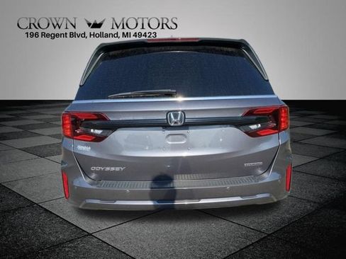 Used 2025 Honda Odyssey Touring image 12