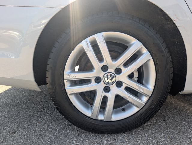 Used 2018 Volkswagen Jetta S w/ Cold Weather Package FWD image 25