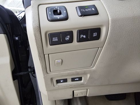 Used 2012 Lexus LS 460 Luxury image 37