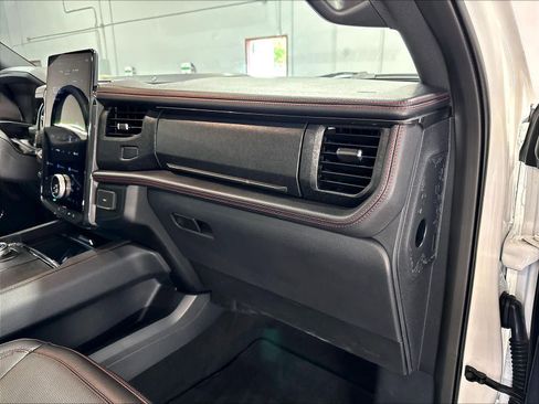 Used 2024 Ford Expedition Max Limited AWD/4WD image 17