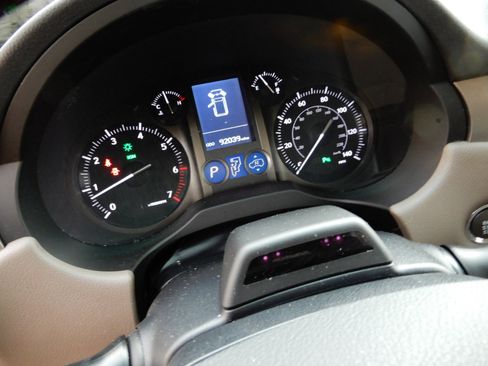 Used 2015 Lexus GX 460 Luxury image 18