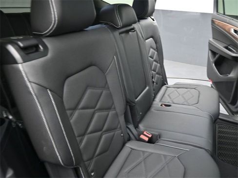 New 2026 Volkswagen Atlas SE image 25