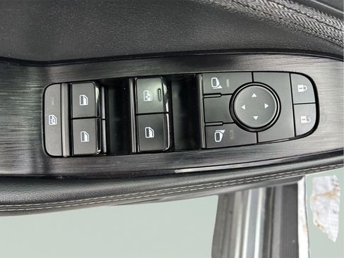 Used 2021 Nissan Rogue SV image 15