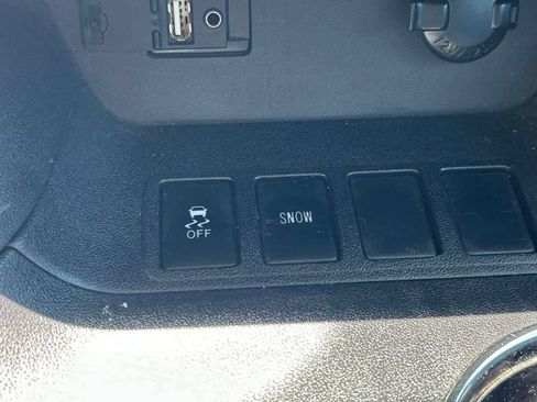 Used 2016 Toyota Highlander Limited FWD image 34
