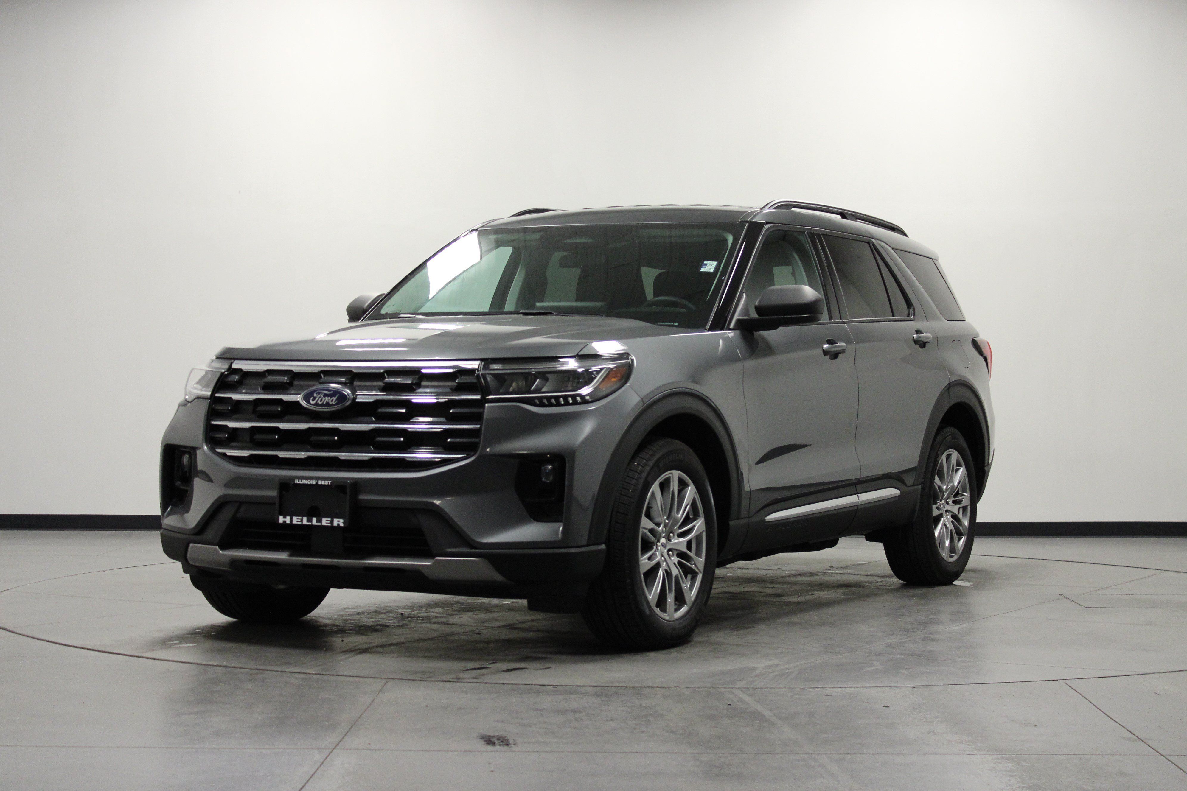 Used 2025 Ford Explorer Active w/ Active Comfort Package AWD/4WD image 8