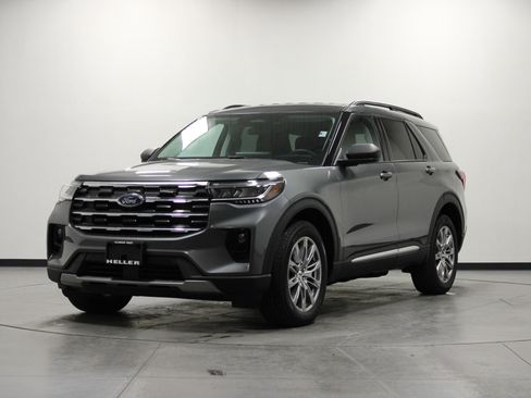 Used 2025 Ford Explorer Active w/ Active Comfort Package AWD/4WD image 8