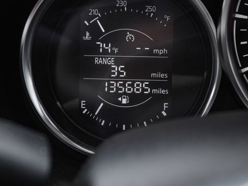 Used 2016 MAZDA MX-5 Miata Club image 21