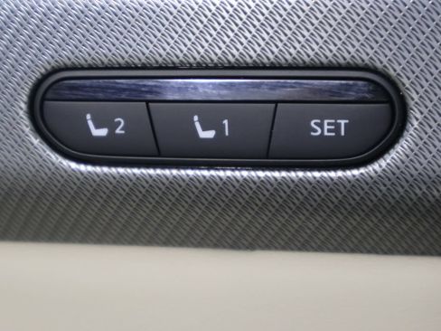 Used 2023 INFINITI QX60 Luxe w/ Performance Audio Package AWD/4WD image 41