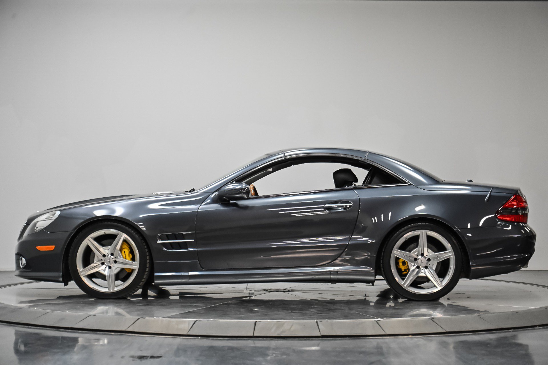Used 2009 Mercedes-Benz SL 550 image 16
