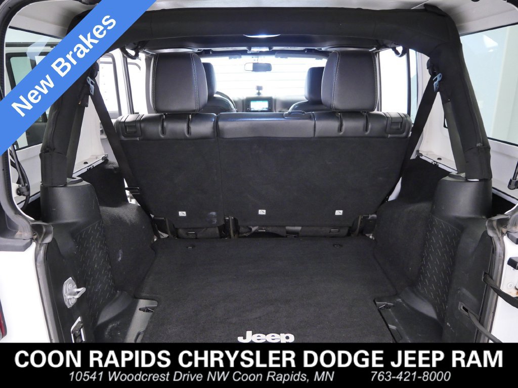 Certified 2017 Jeep Wrangler Unlimited Sahara w/ Connectivity Group AWD/4WD image 12