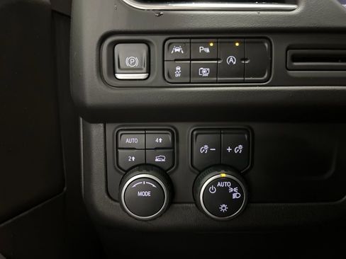 Used 2023 Chevrolet Tahoe LT image 13