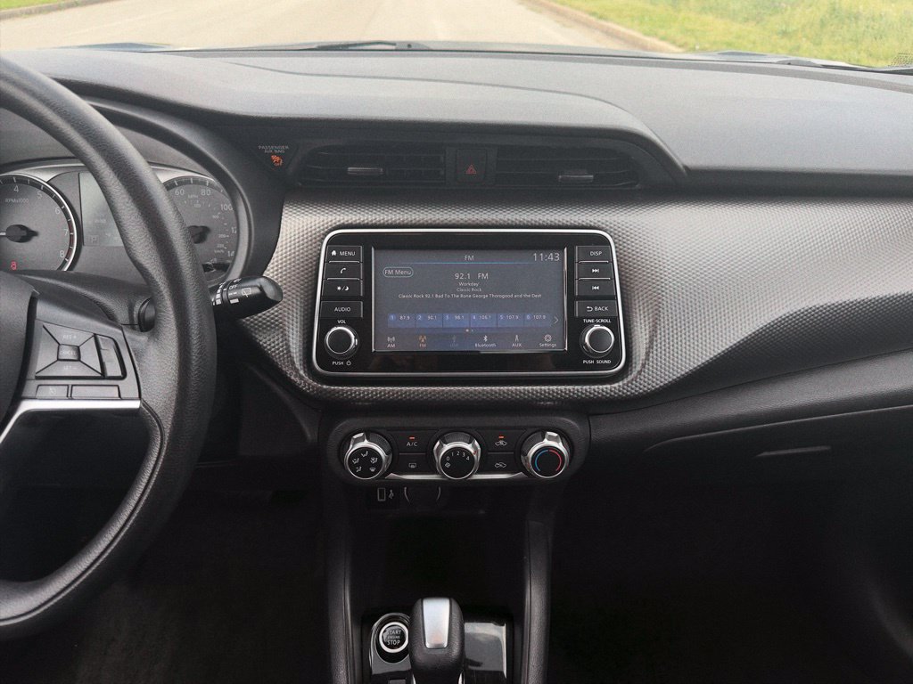 Used 2020 Nissan Kicks S FWD image 5