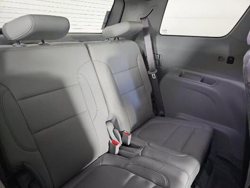 Used 2020 GMC Acadia SLT w/ LPO, Floor Liner Package AWD/4WD image 8