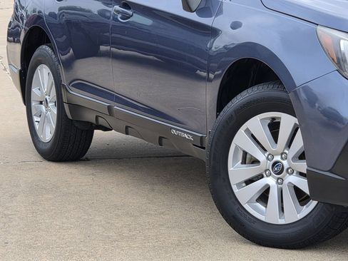 Used 2018 Subaru Outback 2.5i Premium AWD/4WD image 11