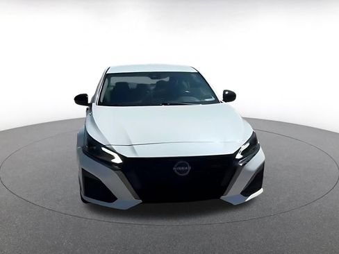 Used 2025 Nissan Altima 2.5 SR image 4