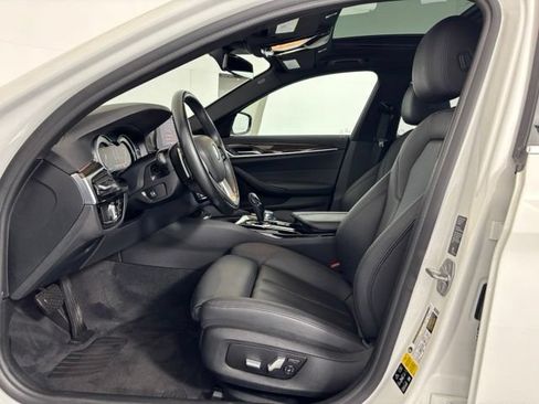 Used 2019 BMW 530i xDrive AWD/4WD image 10