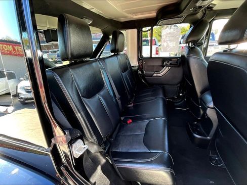 Used 2018 Jeep Wrangler Unlimited Sahara image 23