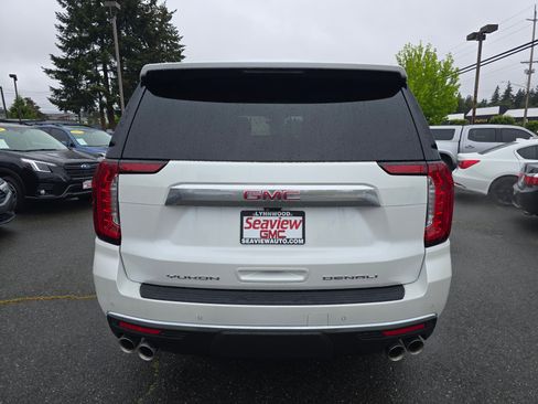 Used 2024 GMC Yukon XL Denali w/ Advanced Technology Package AWD/4WD image 4