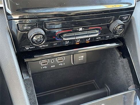 Used 2022 Jeep Grand Cherokee L Laredo w/ Luxury Tech Group I image 3