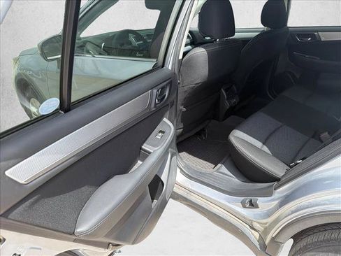 Used 2019 Subaru Outback 2.5i Premium w/ Protection Package #1 AWD/4WD image 17