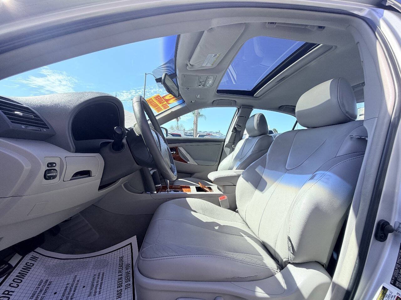 Used 2008 Toyota Camry XLE FWD image 9