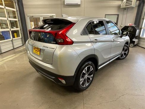 Used 2018 Mitsubishi Eclipse Cross SE image 5