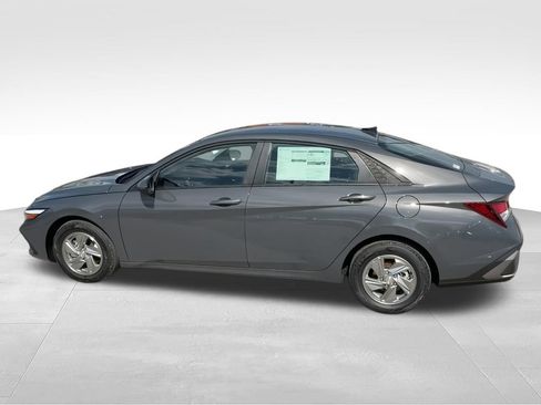 New 2026 Hyundai Elantra SE FWD image 6