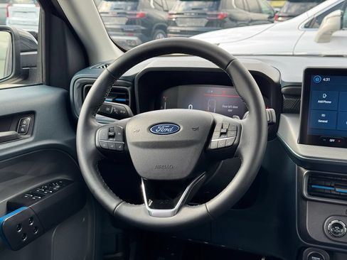 Used 2025 Ford Maverick Lobo AWD/4WD image 13