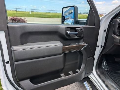 Used 2024 Chevrolet Silverado 2500 LT w/ Convenience Package AWD/4WD image 10