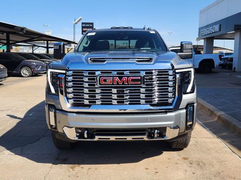 New 2026 GMC Sierra 2500 Denali w/ Denali Reserve Package AWD/4WD image 8