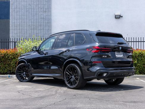 Used 2024 BMW X5 xDrive40i w/ M Sport Package AWD/4WD image 5