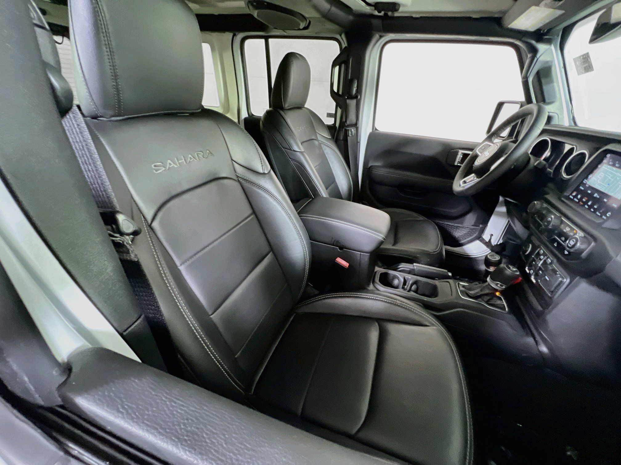 Used 2023 Jeep Wrangler Unlimited Sahara AWD/4WD image 25