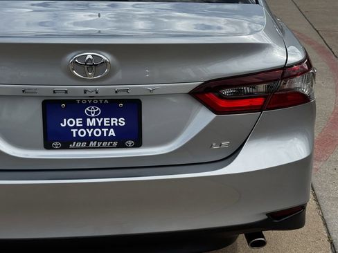 Used 2024 Toyota Camry LE FWD image 9