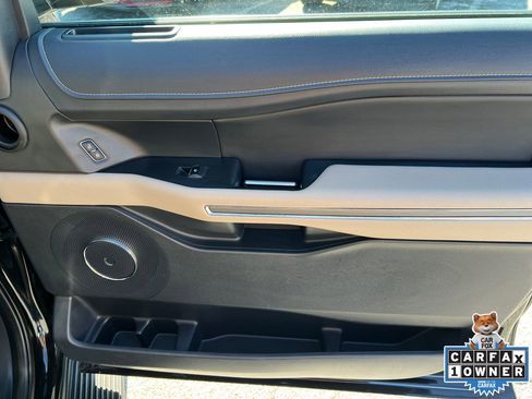 Used 2024 Ford Expedition XLT image 17