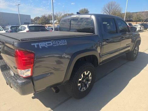 Used 2019 Toyota Tacoma TRD Off-Road w/ Technology Package image 3