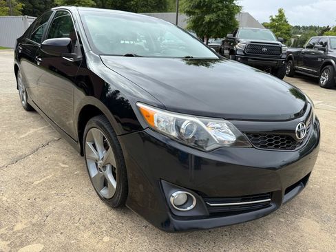 Used 2012 Toyota Camry SE FWD image 7