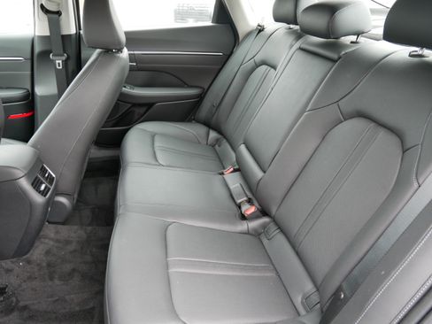 Used 2023 Hyundai Sonata Limited image 12