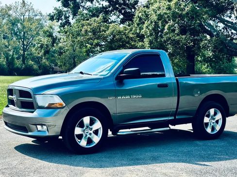 Used 2012 RAM 1500 Express RWD image 10