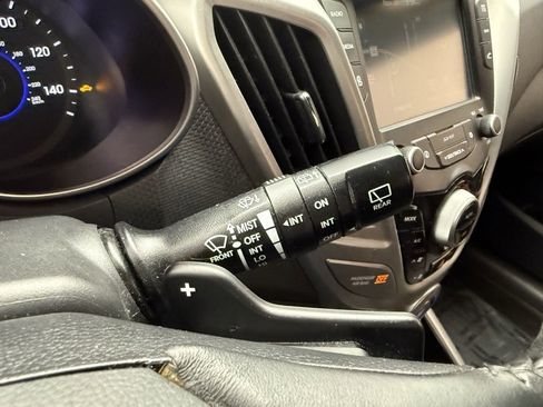 Used 2016 Hyundai Veloster w/ Option Group 03 image 24