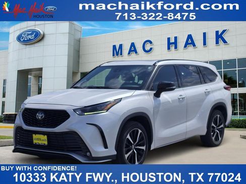 Used 2021 Toyota Highlander XSE FWD image 1