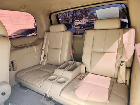 Used 2013 Cadillac Escalade Luxury AWD/4WD image 13