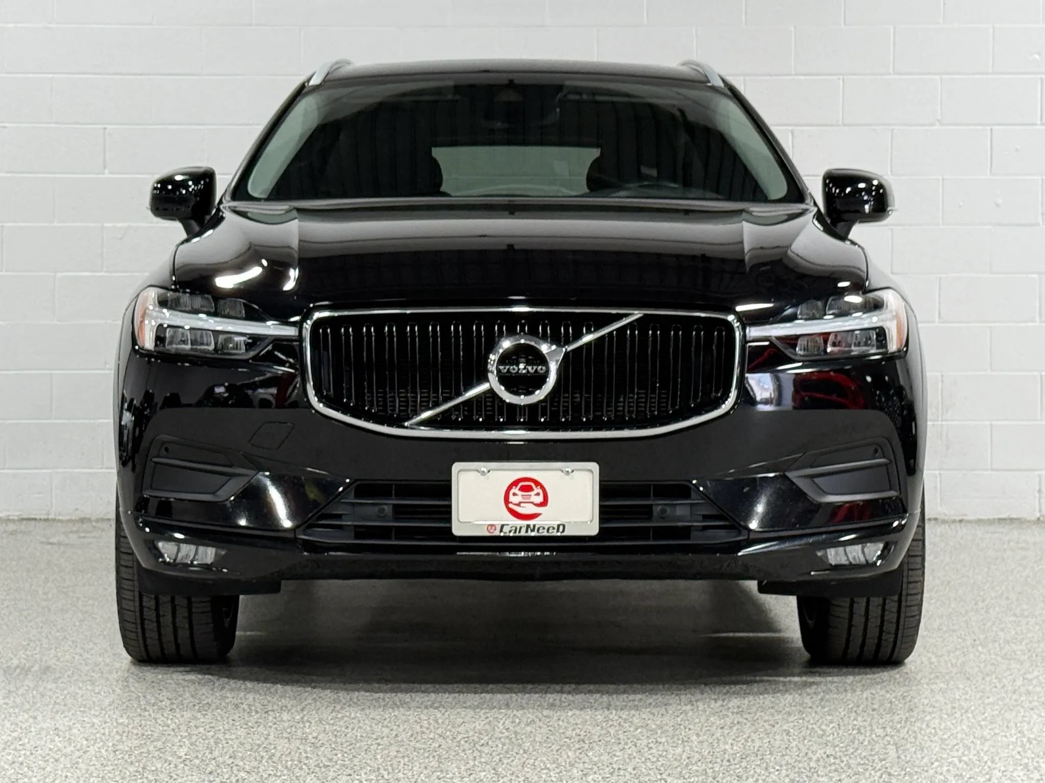 Used 2021 Volvo XC60 T5 Momentum w/ Premium Package FWD image 3
